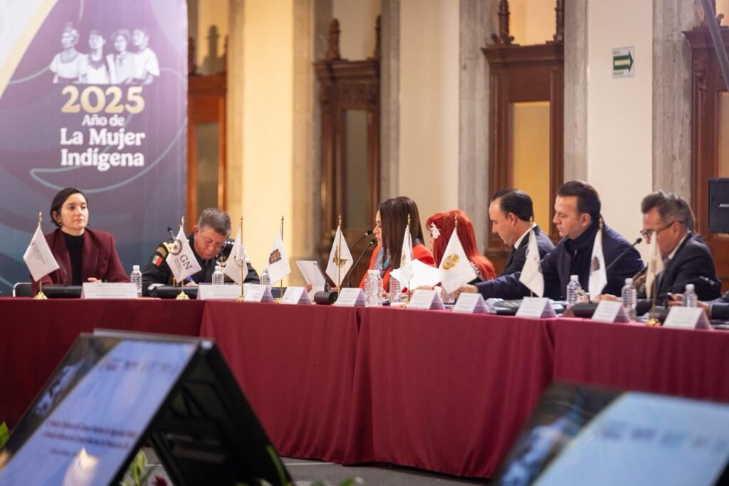 🔵 EN EL CONSEJO NACIONAL DE SEGURIDAD PÚBLICA, TERE JIMÉNEZ LLAMA A SUMAR ESFUERZOS POR LA PAZ DE LAS FAMILIAS whatsapp image 2025 12 11 at 3.08.42 pm