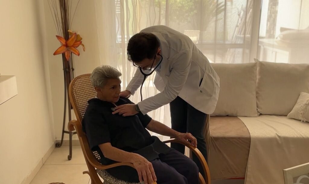 EN AGUASCALIENTES, MÉDICO EN TU CASA LLEVA FISIOTERAPIA Y ATENCIÓN HASTA EL HOGAR DE QUIENES MÁS LO NECESITAN 2db98848 79fb 4917 b094 f07733e48004