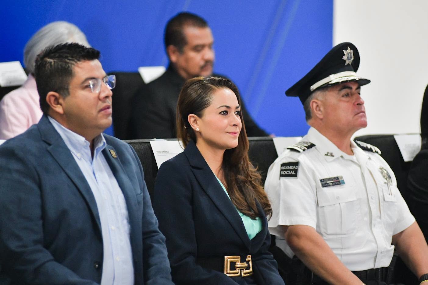 TERE JIMÉNEZ RECONOCE A POLICÍAS QUE HAN DESTACADO POR SU COMPROMISO CON LA SEGURIDAD 6f7d7e98 6d18 4084 bae4 d0f4f015fbe2